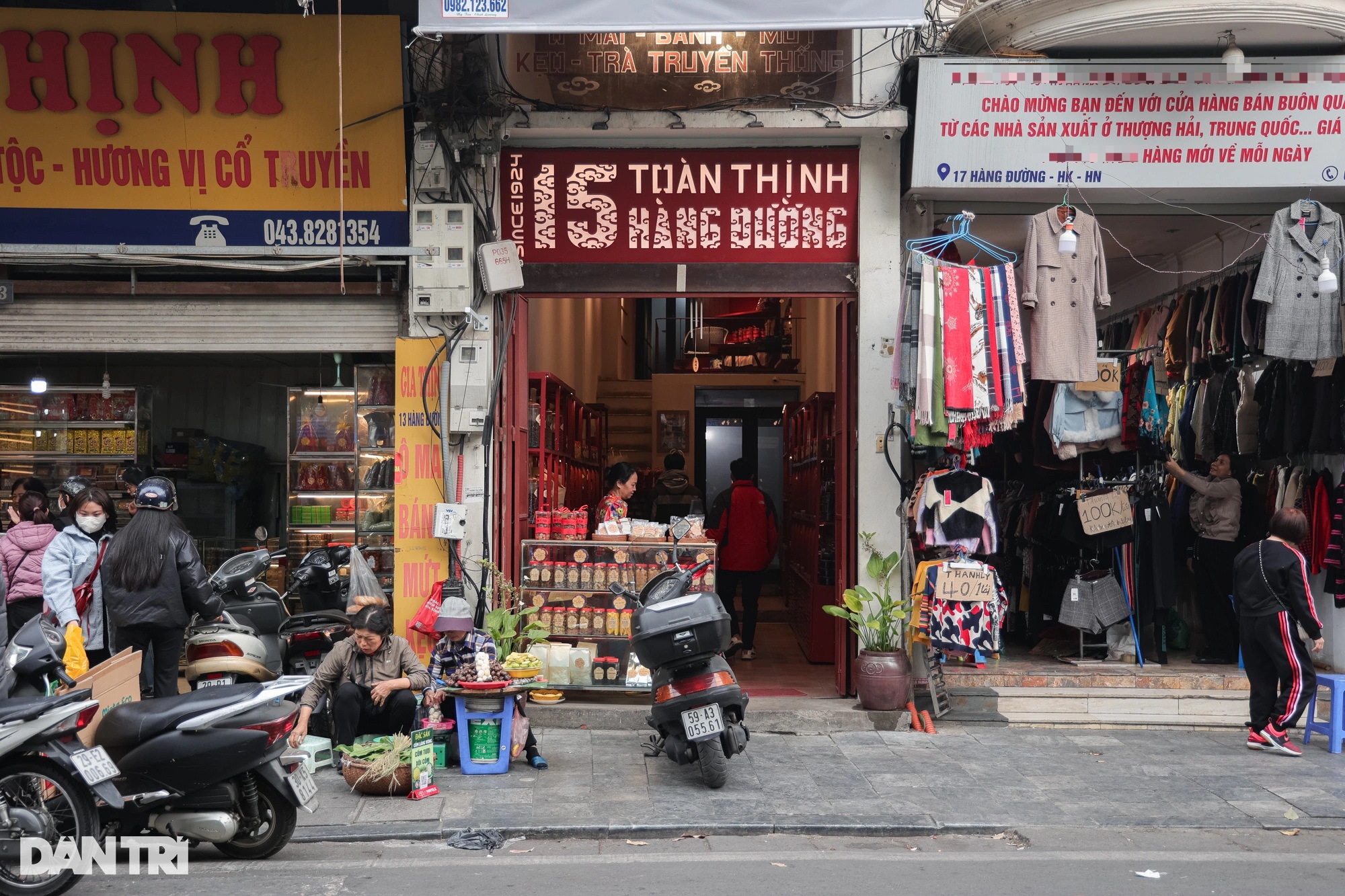 Hà Nội: Quán cà phê không dành cho người sợ độ cao, lơ lửng trên nóc nhà - 1