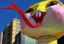 Linh vật rắn mừng năm mới 2025 bị chê có điệu cười ngô nghê