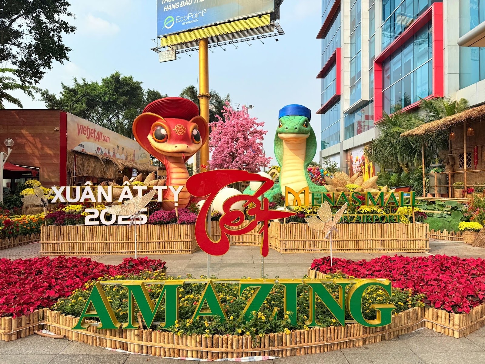 Duong hoa Menas Mall anh 1