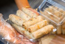 Những món ngon đắt khách nhất chợ “nhà giàu” ở Hà Nội ngày Tết