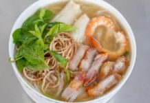 Nhớ tô bún nước lèo của những ngày sau Tết