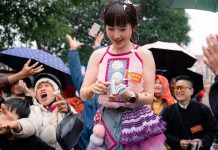 Người dân Lạng Sơn mang cả bao tải, tung tiền ở ngày hội lớn nhất tỉnh