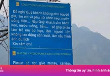 Tạm tháo dỡ biển khuyến cáo không cho tiền trẻ em tại sông Nho Quế