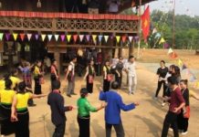 Đến Đồng Mô, xem Lễ cúng giọt nước