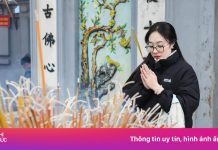 4 lần rút quẻ đều ‘tình duyên tới muộn’ tại chùa Hà đầu năm