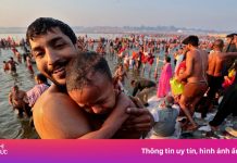 Cảnh 10 triệu tín đồ chen chúc tắm cùng lúc ở lễ hội lớn nhất thế giới