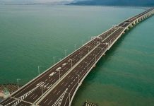 Dùng ván tre xây cầu vượt biển lớn nhất thế giới, sau 6 năm vẫn vững chắc