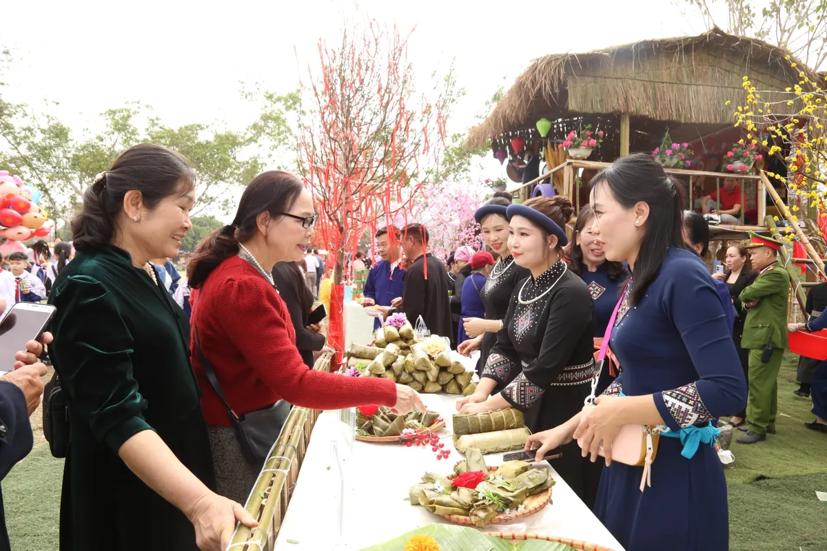 Hạ Long: Công bố 2 Di sản văn hóa phi vật thể Quốc gia tại Hội làng Bằng Cả - Ảnh 9.