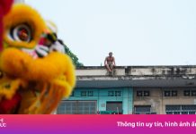 Trèo lên mái nhà xem Lễ hội Tết Nguyên tiêu tại TP.HCM