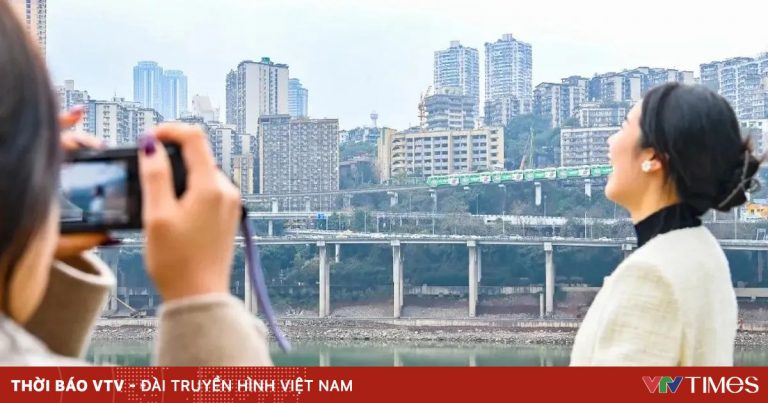 Độc đáo trào lưu chụp ảnh ‘nuốt tàu hỏa’