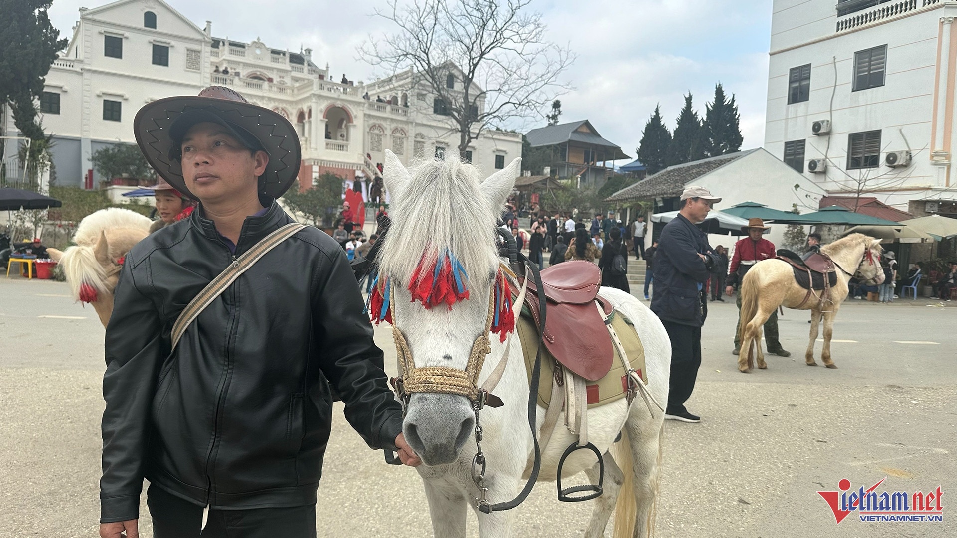 Bac Ha anh 1