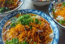 Món phở không chan nước dùng ở Lạng Sơn, thu hút du khách