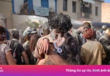 Cận cảnh lễ hội ném bột mì cuồng loạn nhất Hy Lạp