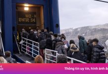Chuyện gì đang xảy ra ở Santorini?