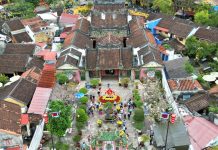 Chùa cổ hút khách nhất Hội An, treo 500 vòng hương ‘khủng’ cháy 30 ngày mới hết