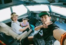 Vợ chồng ở TPHCM đưa con 3 tuổi đi phượt nước ngoài bằng ô tô