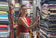 Ghé chợ có vị trí đẹp bậc nhất Hà Nội, cô gái Dubai ‘mạnh tay’ mua 7 món làm quà