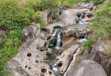 ‘Hồ vô cực’ nằm cheo leo giữa con suối Ba Hồ độc đáo ở Ninh Thuận hút khách