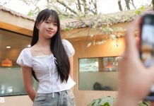 Giới trẻ chen chân xếp hàng, check-in cây hoa sưa “hot” nhất Hà Nội