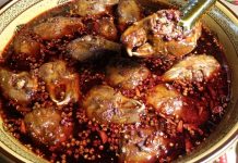 Lẩu phân bò đầu thỏ nấu cay, các món ăn gây thách thức vị giác