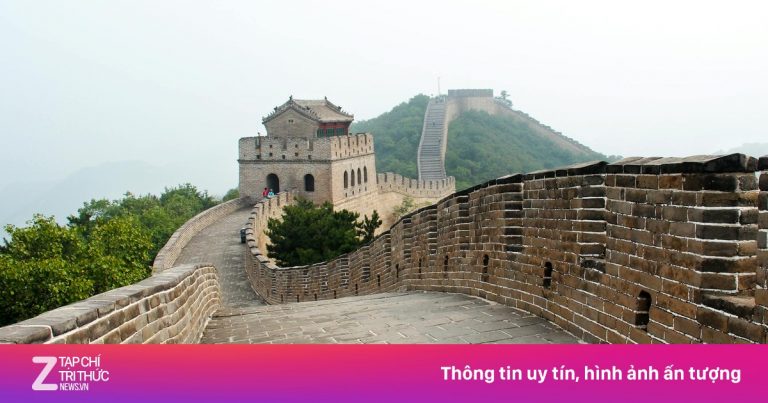 Khách Nhật bị bắt vì khoe vòng 3 ở Vạn Lý Trường Thành Khách Nhật bị bắt vì khoe vòng 3 ở Vạn Lý Trường Thành