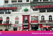 Bờ hồ Hoàn Kiếm ‘ngộp thở’ vì du khách chia tay Hàm cá mập