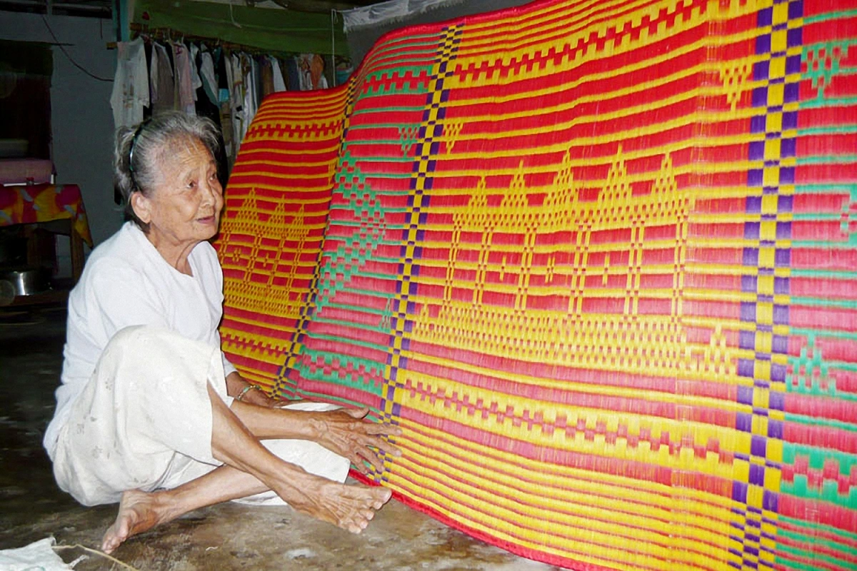 Nghề làm chiếu Cà Hom đón nhận danh hiệu Di sản Văn hóa phi vật thể - Ảnh 2.