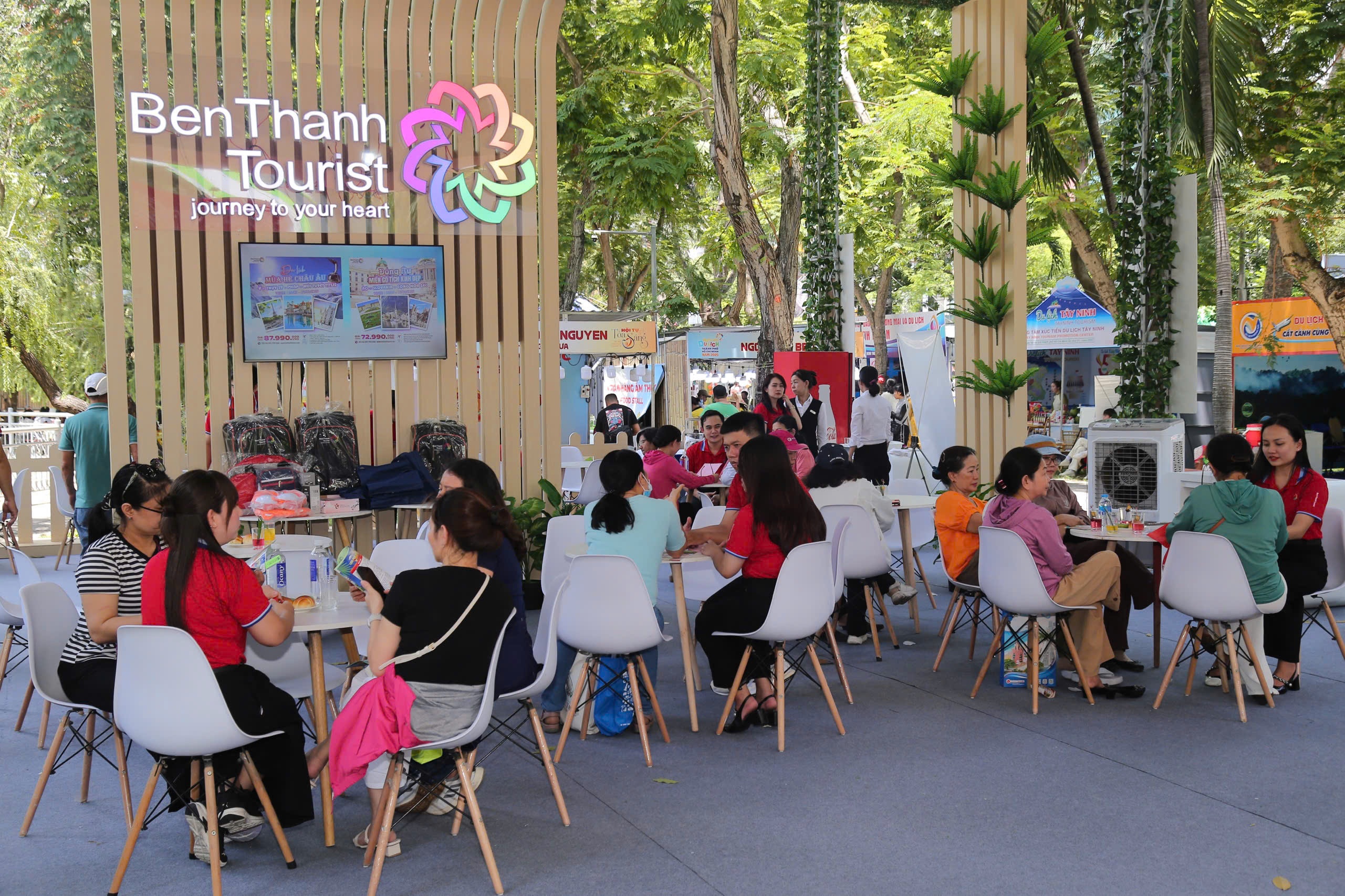 BenThanh Tourist,  du lich he anh 1
