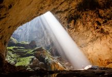 Hang Sơn Đoòng lọt top điểm đến ‘siêu thực’ như ở hành tinh khác