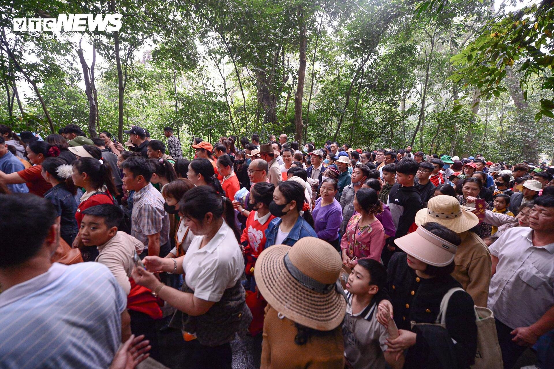 den hung phu tho anh 3