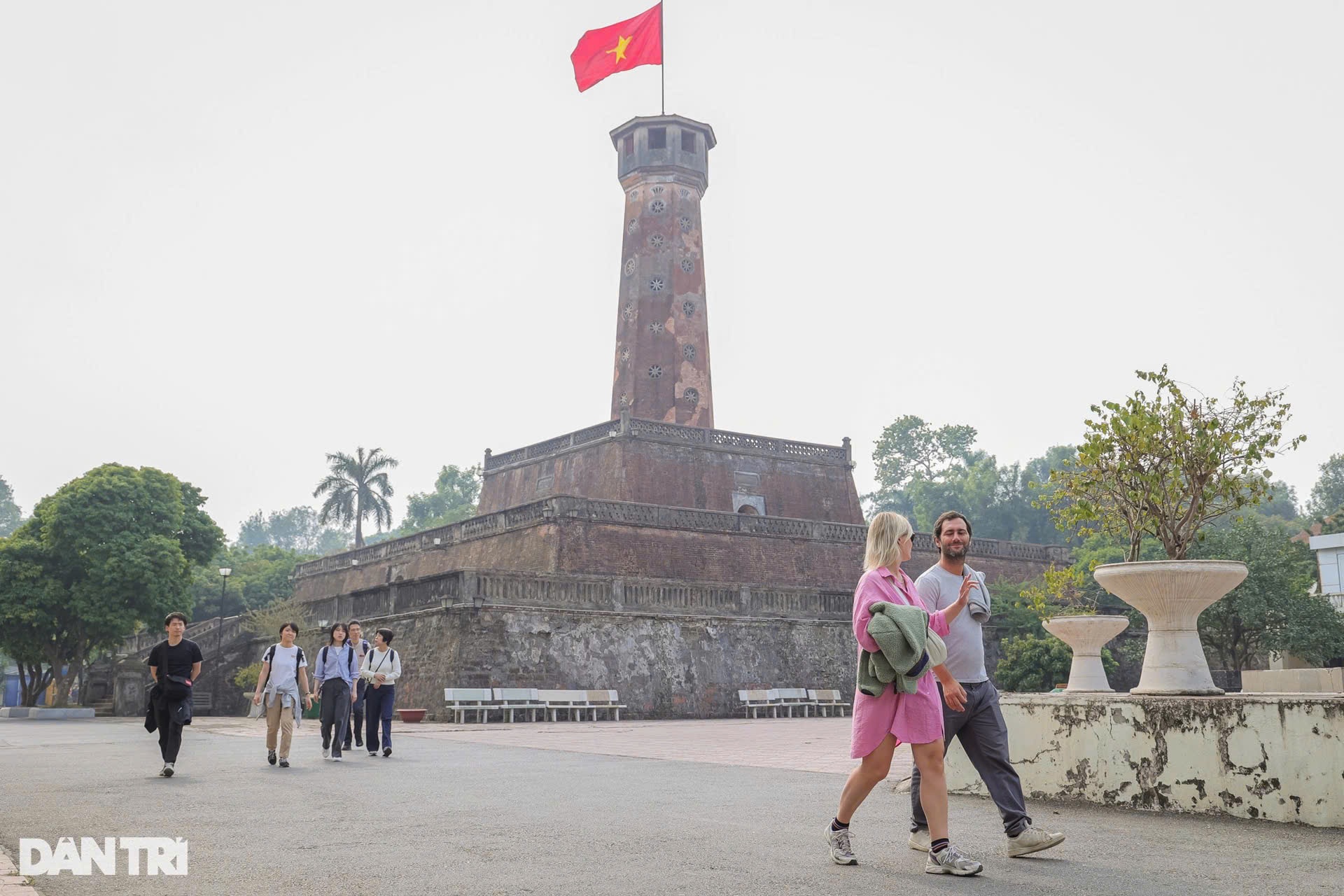 Một ngày khám phá Hà Nội: Ăn đủ món ngon, check-in toàn ảnh đẹp - 2