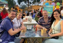 Du khách quốc tế thích thú trải nghiệm Festival Phở 2025