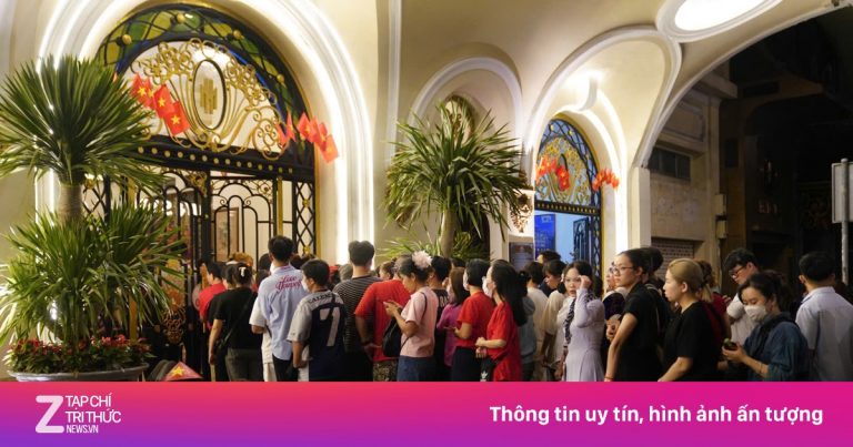 Thuê chỗ ngủ, nơi vệ sinh chờ xem diễu binh, diễu hành