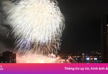 Đua nhau bán chỗ ngồi sân thượng xem pháo hoa Đà Nẵng