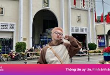 Sơn Tùng M-TP ôm dưa hấu check-in chợ Bến Thành