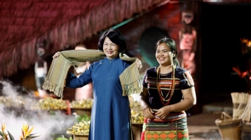 Ngày mới trên sóc Bom Bo Ngày mới trên sóc Bom Bo