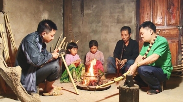 Hà Giang: Giữ nghề làm khèn như giữ hơi thở Hà Giang: Giữ nghề làm khèn như giữ hơi thở