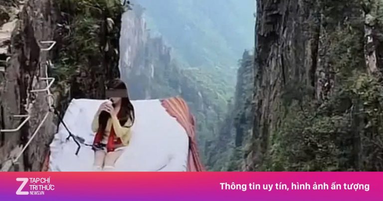 Giường treo vách đá 1.600 m hút khách tại Trung Quốc Giường treo vách đá 1.600 m hút khách tại Trung Quốc