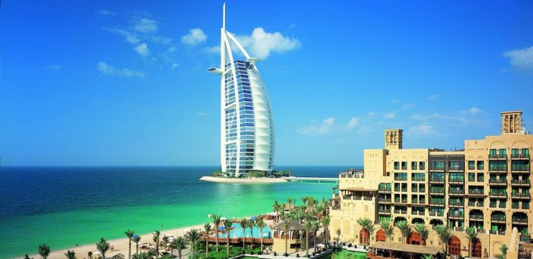 Du lịch Dubai bạn sẽ cảm nhận được một thế giới mới khác lạ