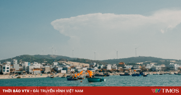 Đón bình minh thơ mộng trên làng chài Nhơn Lý