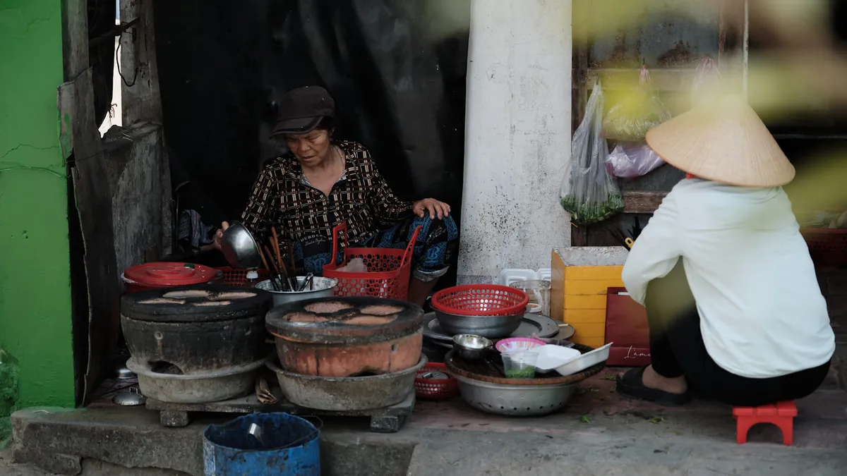 Đón bình minh thơ mộng trên làng chài Nhơn Lý - Ảnh 8.
