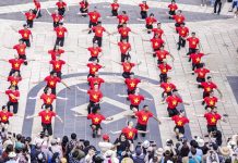 Bãi biển, khu du lịch Đà Nẵng đông nghịt khách trong kỳ nghỉ lễ