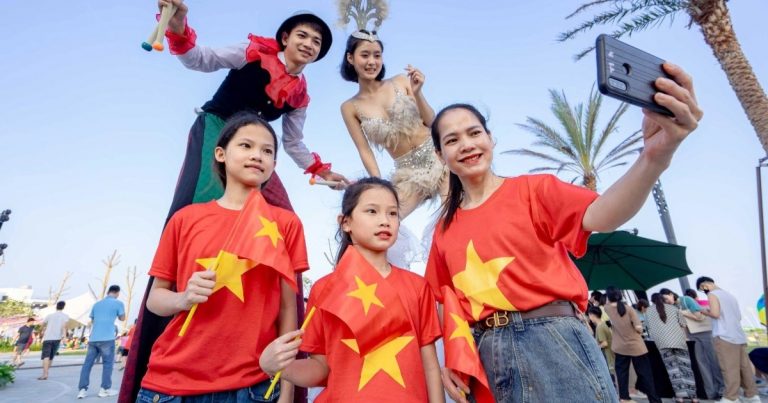 Vlasta – Sầm Sơn đón hàng chục nghìn du khách trong dịp nghỉ lễ 30/4-1/5 Vlasta – Sầm Sơn đón hàng chục nghìn du khách trong dịp nghỉ lễ 30/4-1/5