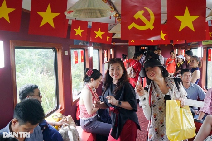 Bình Định chính thức mở tuyến du lịch bằng tàu hỏa ngắm tháp cổ - 1