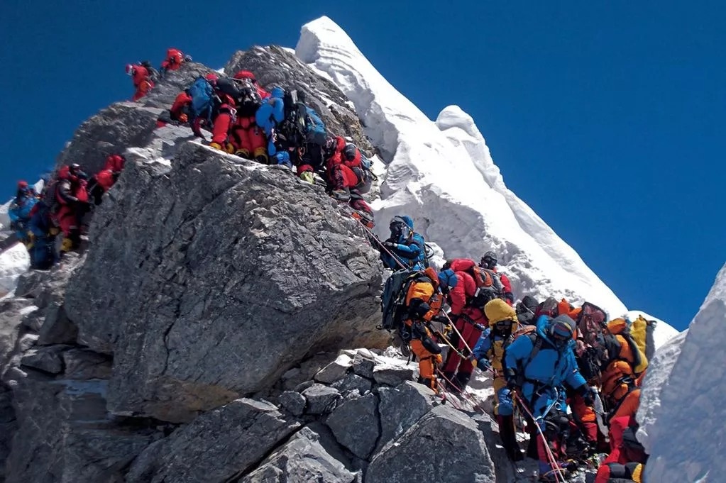 Doi luat leo Everest anh 2