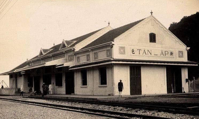 Lần theo dấu tích đường sắt xuyên biên giới Việt -  Lào - Ảnh 1.