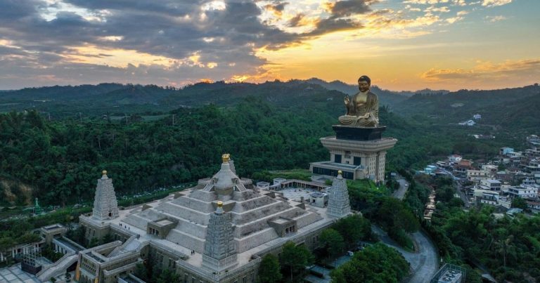 Bảo tàng có xá lợi răng Phật và hệ cung điện ngầm 100 năm mở cửa một lần Bảo tàng có xá lợi răng Phật và hệ cung điện ngầm 100 năm mở cửa một lần