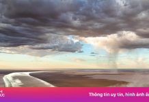 Cảnh lụt hồ ở Australia gây sửng sốt