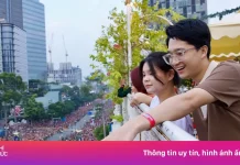 View xem diễu binh từ khách sạn 5 sao trên phố Nguyễn Huệ