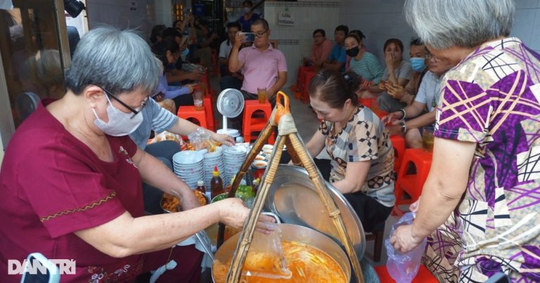 Quán bánh canh “nhanh nhất TPHCM” nghỉ bán, khách vội đến ăn vẫn không kịp Quán bánh canh “nhanh nhất TPHCM” nghỉ bán, khách vội đến ăn vẫn không kịp
